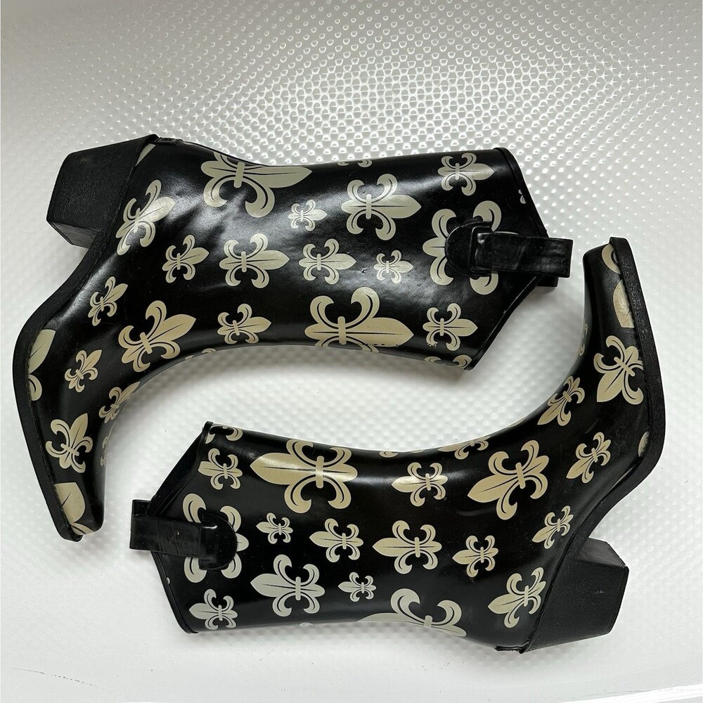 Corkys Rain Boots Womens 8 Black Gold Fleur-de-Lis Waterproof Western NOLAS BBQ